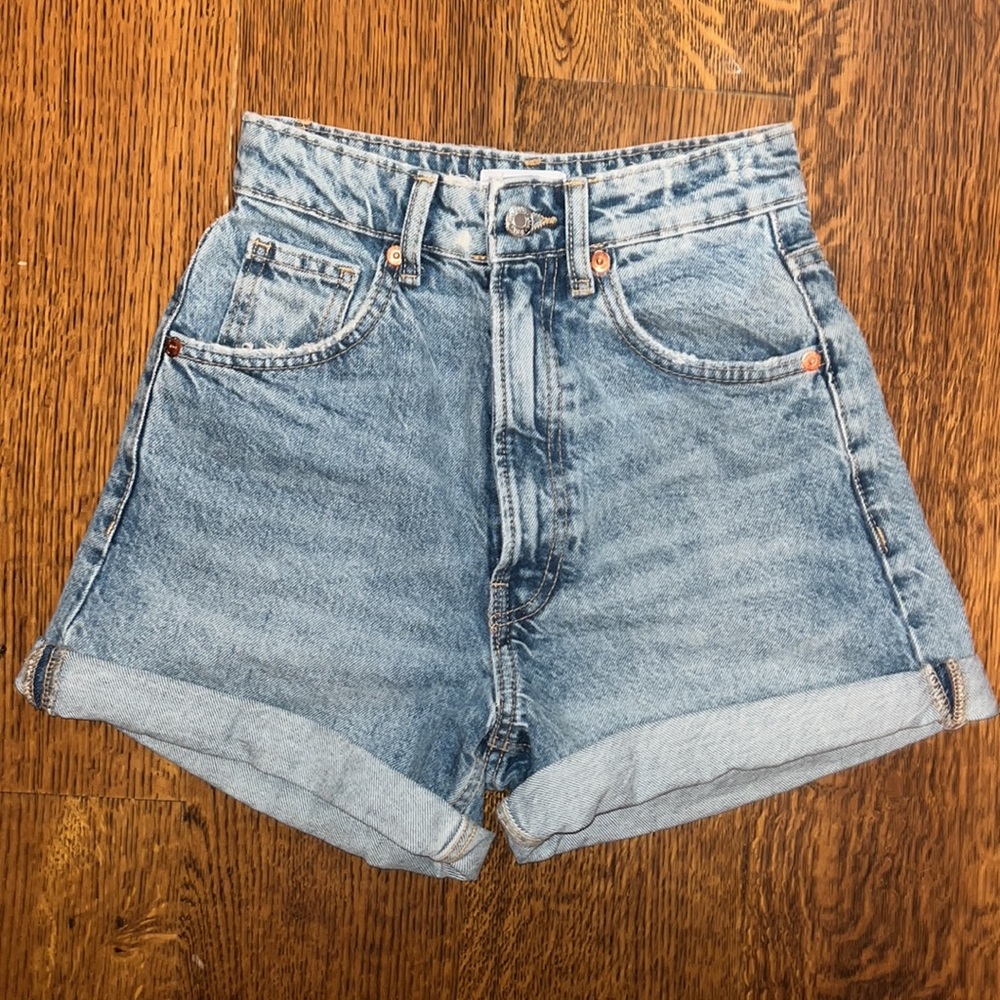 ZARA High-Waisted Mom Fit Denim Shorts